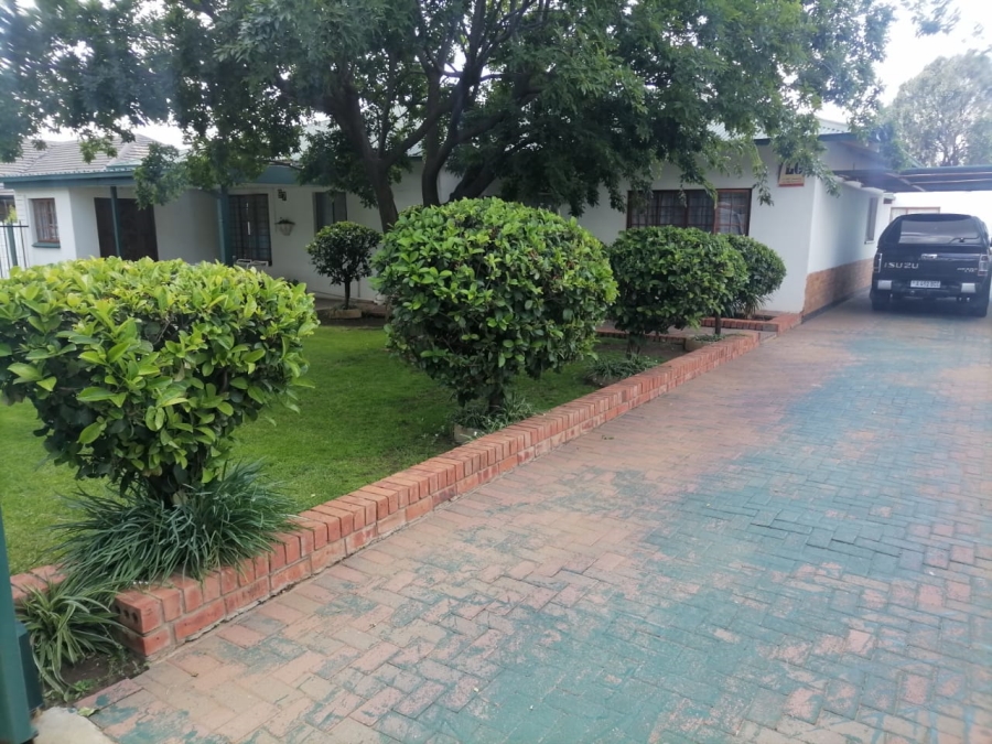 8 Bedroom Property for Sale in Bedelia Free State